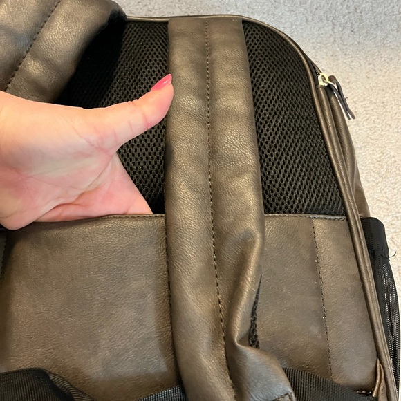 Kenneth Cole Reaction Backpack - Picture 7 of 8